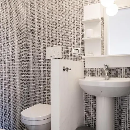 Studio Wintour Apartment Milan